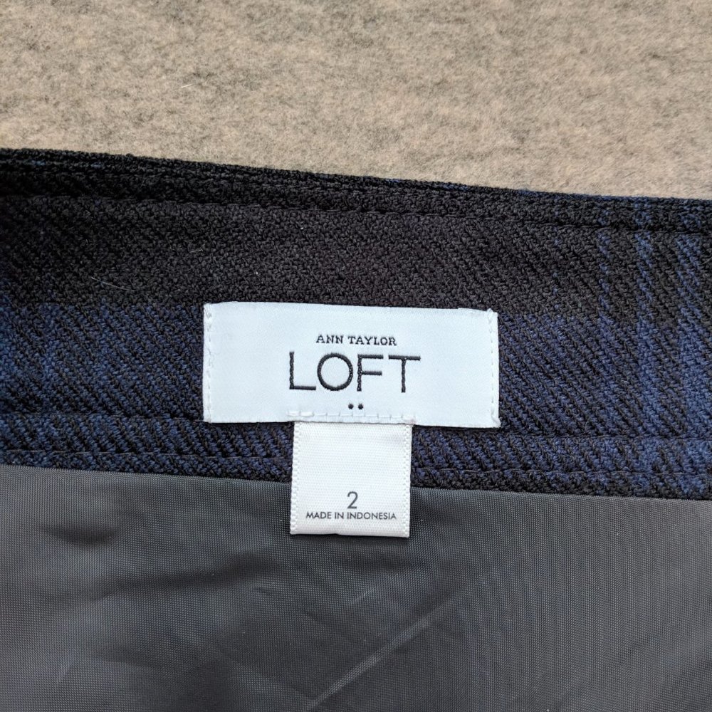 LOFT Navy Blue Plaid Mini Pencil Skirt NWOT - Picture 3 of 8